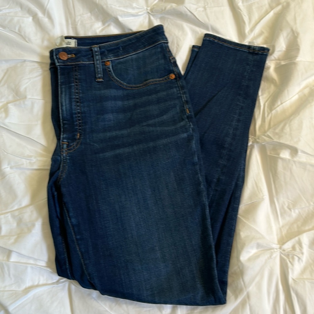 Madewell - Curvy high rise - skinny- dark wash jeans